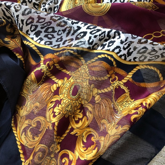Hathor Lee vintage scarf - Picture 2 of 3